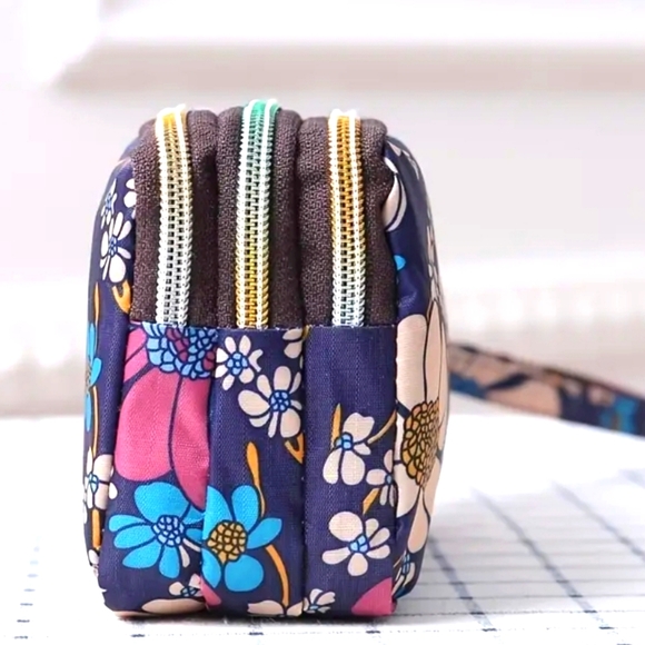 Colorful Feathers 3 Compartment Wristlet - Picture 5 of 5